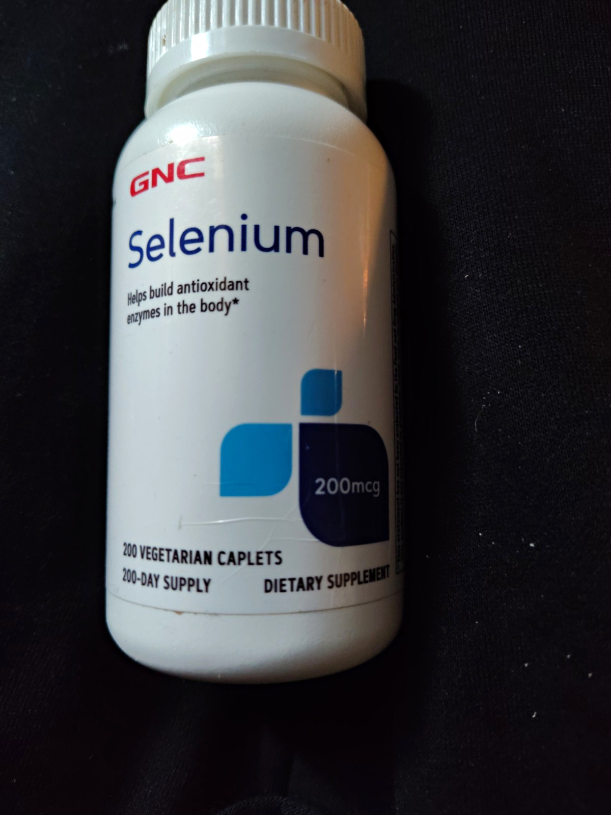 GNC Selenium 200 mcg Mineral Supplement 200 Vegetarian Caplets, No Preservatives